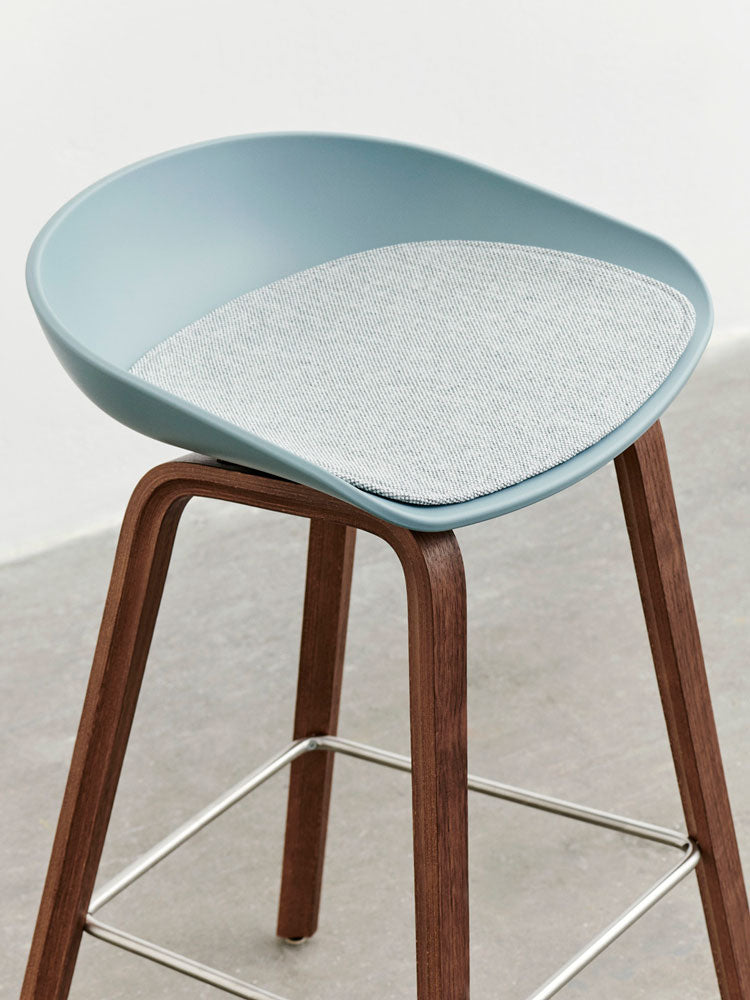 AAS 32 Stool