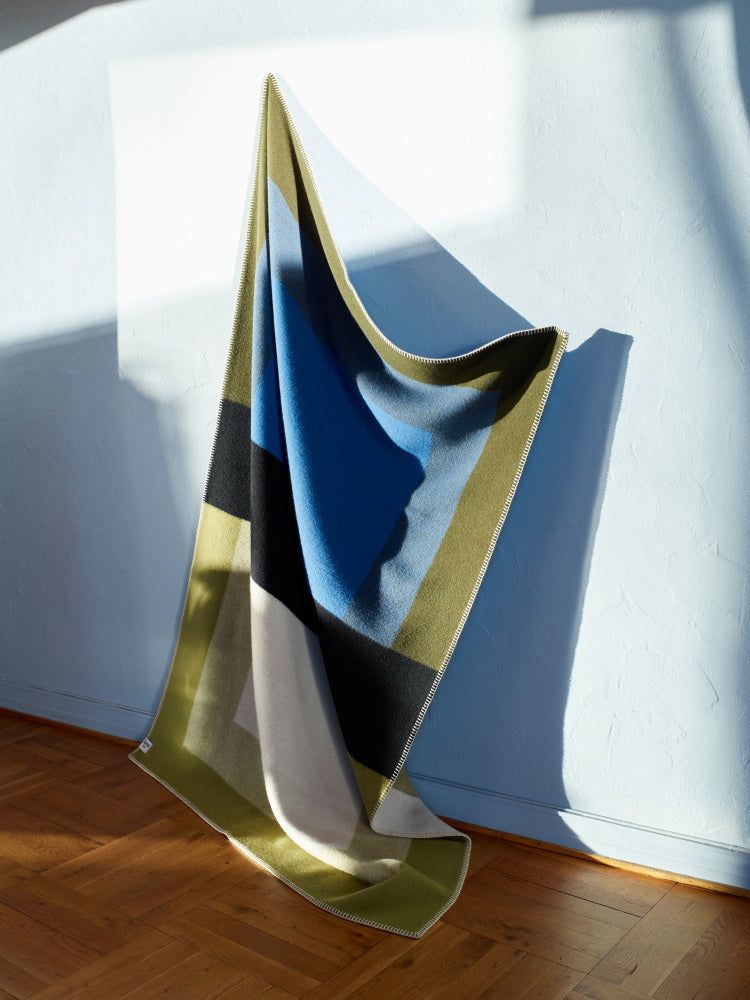 Bento Throw | Roros Tweed | Catalog Interiors