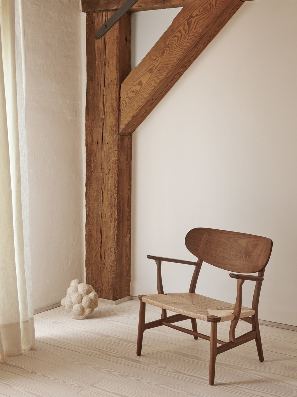 CH22 Lounge Chair | Carl Hansen & Son | Catalog Interiors