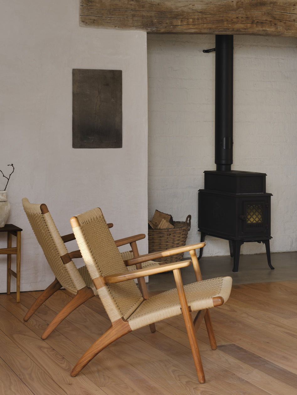 CH25 Lounge Chair | Carl Hansen | Catalog Interiors