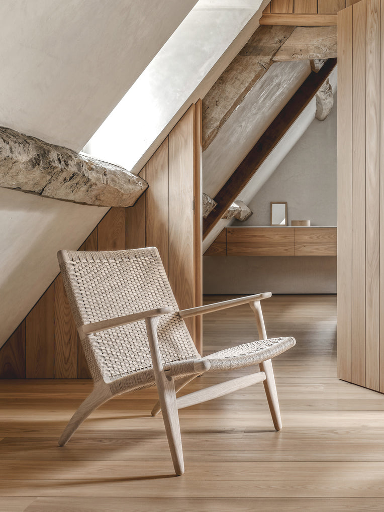 CH25 Lounge Chair | Carl Hansen | Catalog Interiors