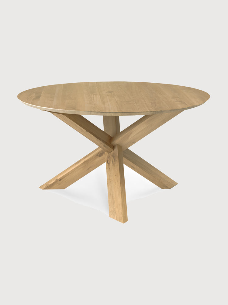 Circle Dining Table | Ethnicraft | Catalog Interiors