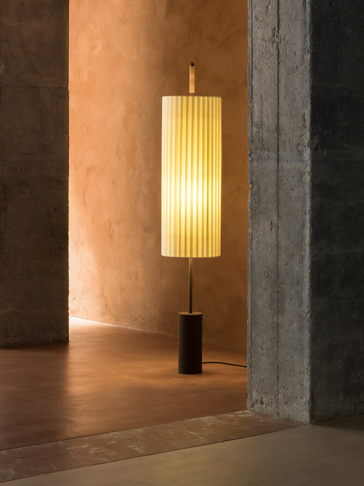 Dórica Floor Lamp | Santa & Cole | Catalog Interiors