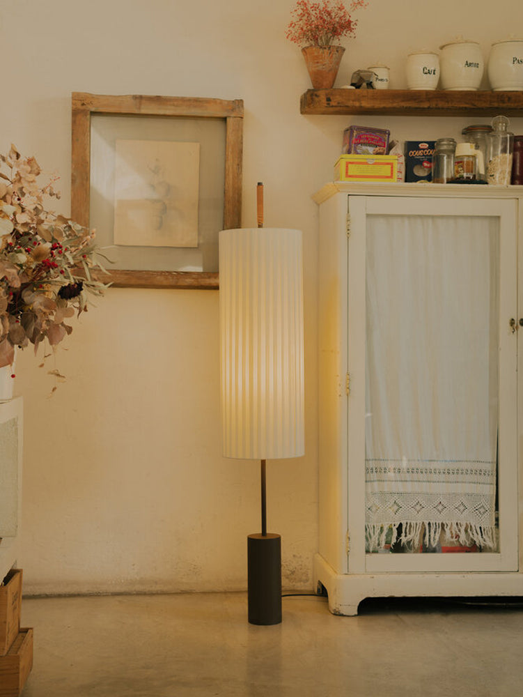 Dórica Floor Lamp | Santa & Cole | Catalog Interiors