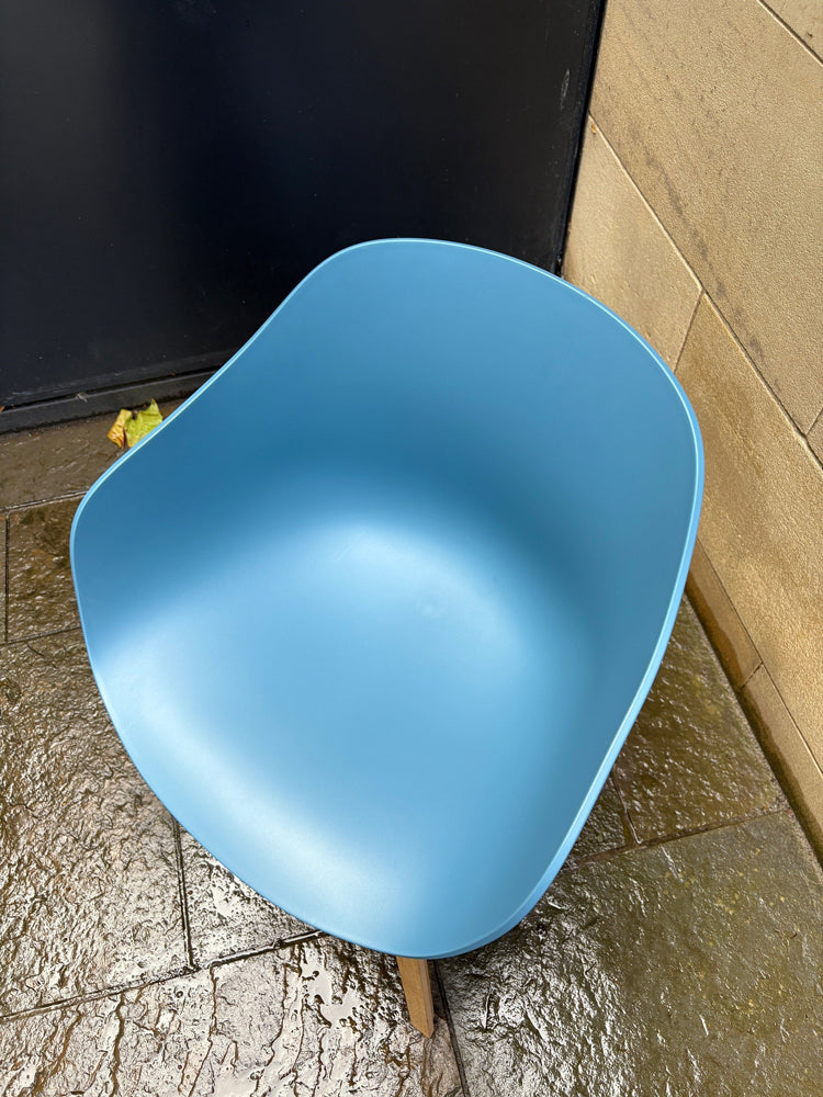 Ex-Display About A Chair AAC 222