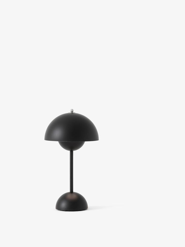 Flowerpot Portable Lamp VP9 | &Tradition | Catalog Interiors