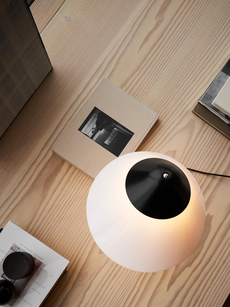 HJW02 Table Lamp | Carl Hansen & Son | Catalog Interiors