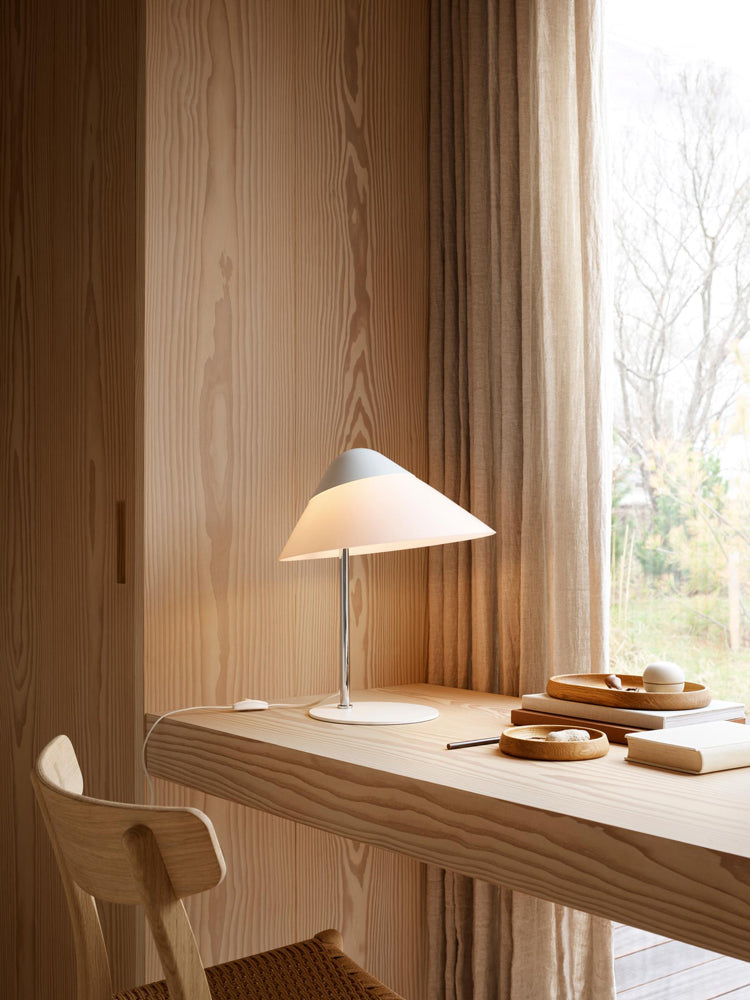 HJW02 Table Lamp | Carl Hansen & Son | Catalog Interiors