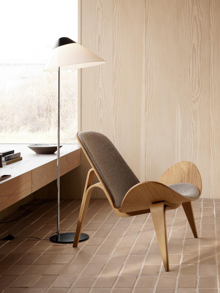 HJW03 Floor Lamp | Carl Hansen & Son | Catalog Interiors