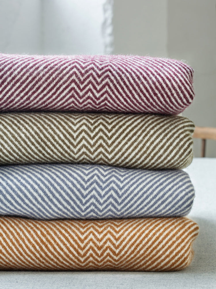 Kattefot Throw | Roros Tweed | Catalog Interiors