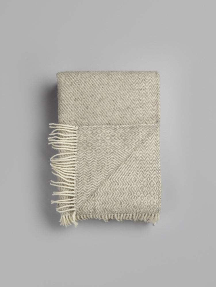 Kattefot Throw | Roros Tweed | Catalog Interiors