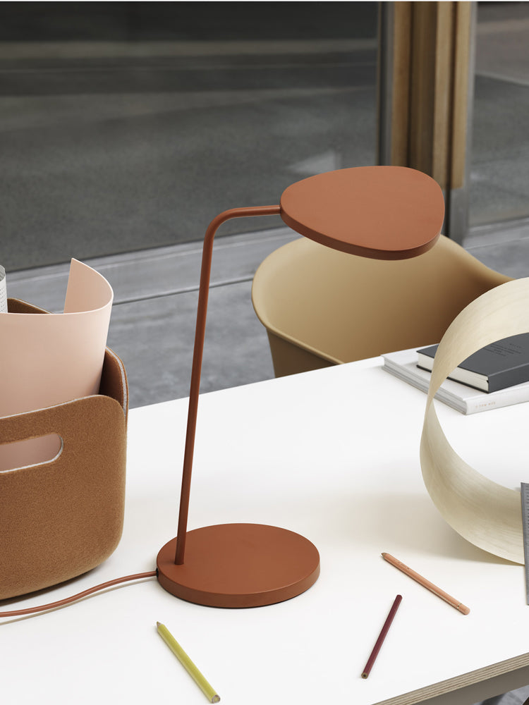 Leaf Table Lamp | Muuto | Catalog Interiors