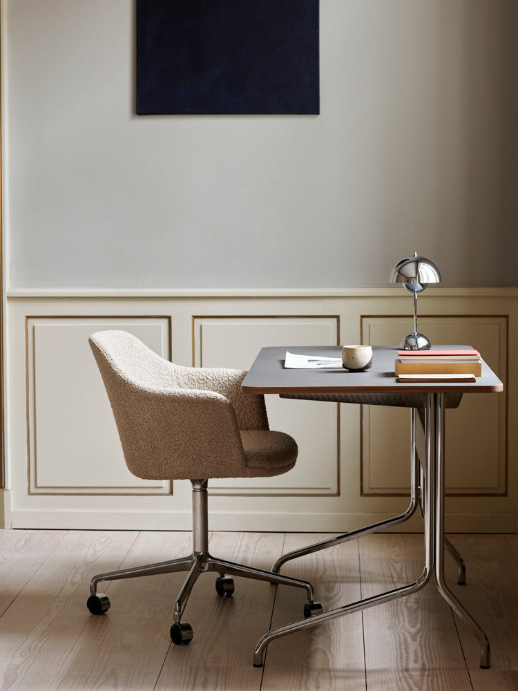 Pavilion Desk AV17 | &Tradition | Catalog Interiors