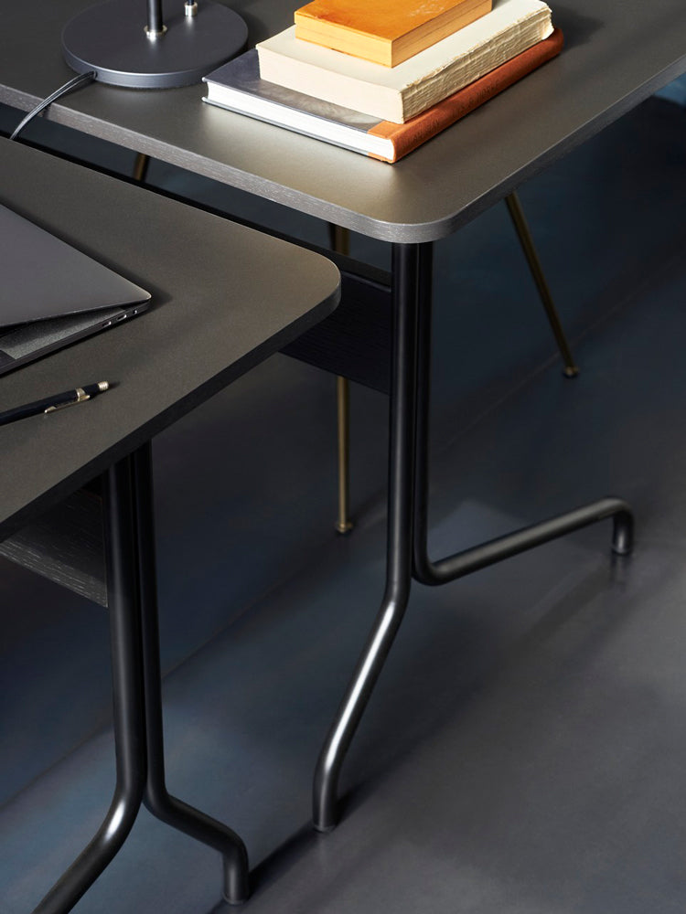 Pavilion Desk AV17 | &Tradition | Catalog Interiors