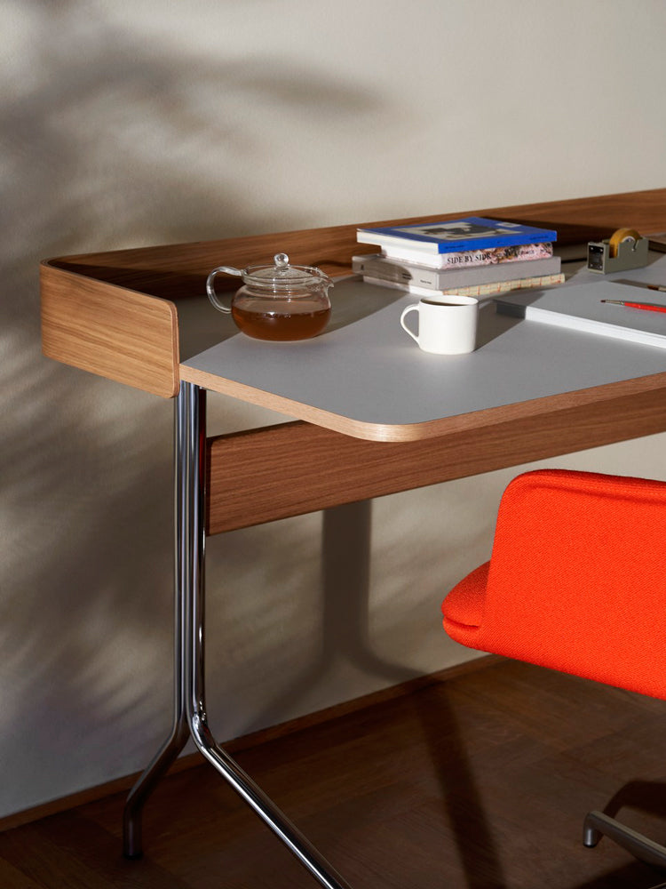 Pavilion Desk AV17 | &Tradition | Catalog Interiors