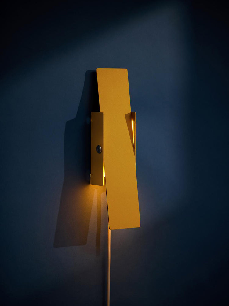 Pivoting Wall Lamp | Moebe | Catalog Interiors