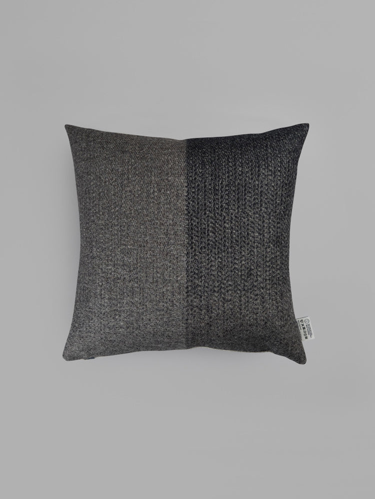 Porter Cushion | Roros Tweed | Catalog Interiors