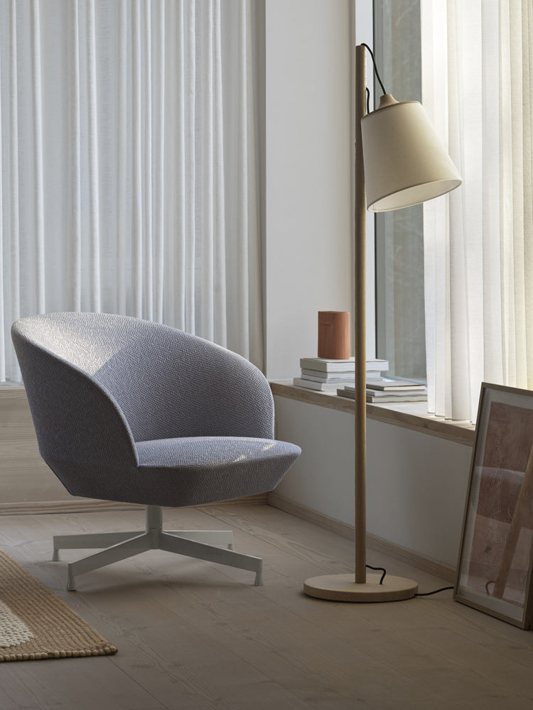 Pull Floor Lamp | Muuto | Catalog Interiors
