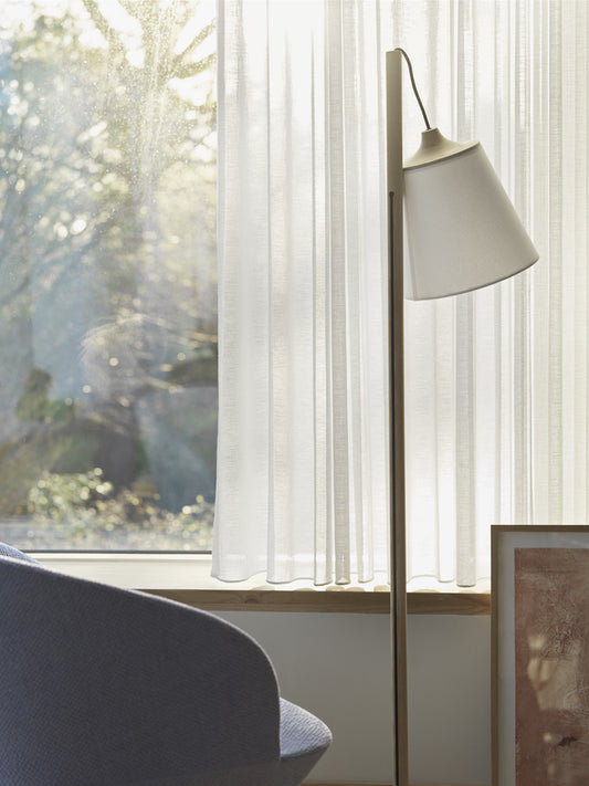Pull Floor Lamp | Muuto | Catalog Interiors