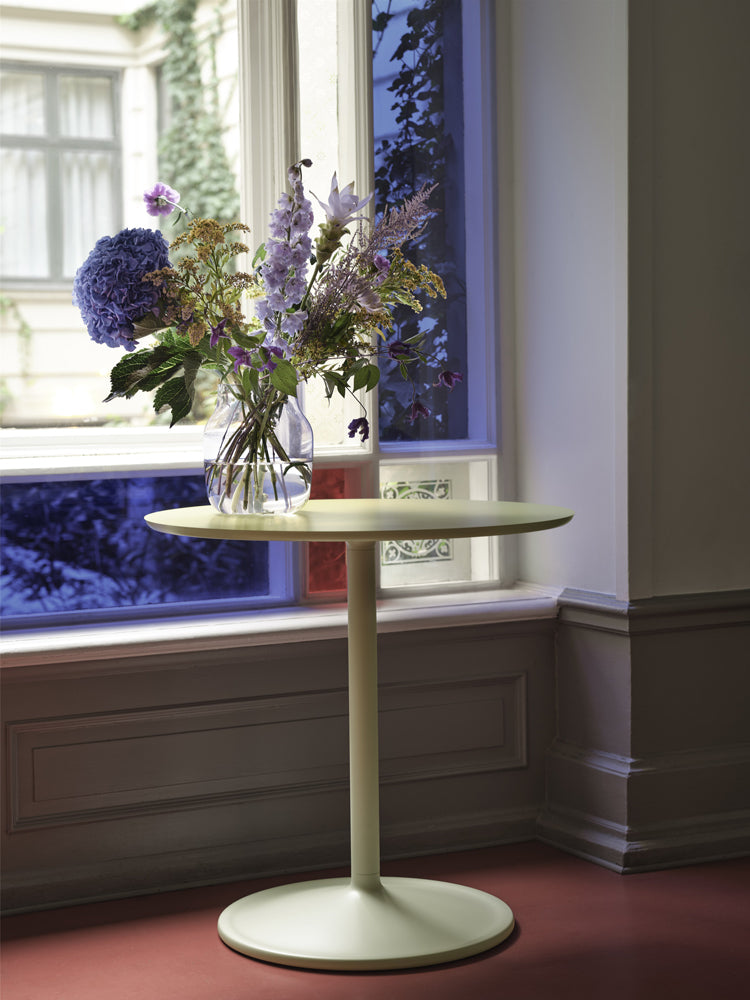 Silent Vase | Muuto | Catalog Interiors