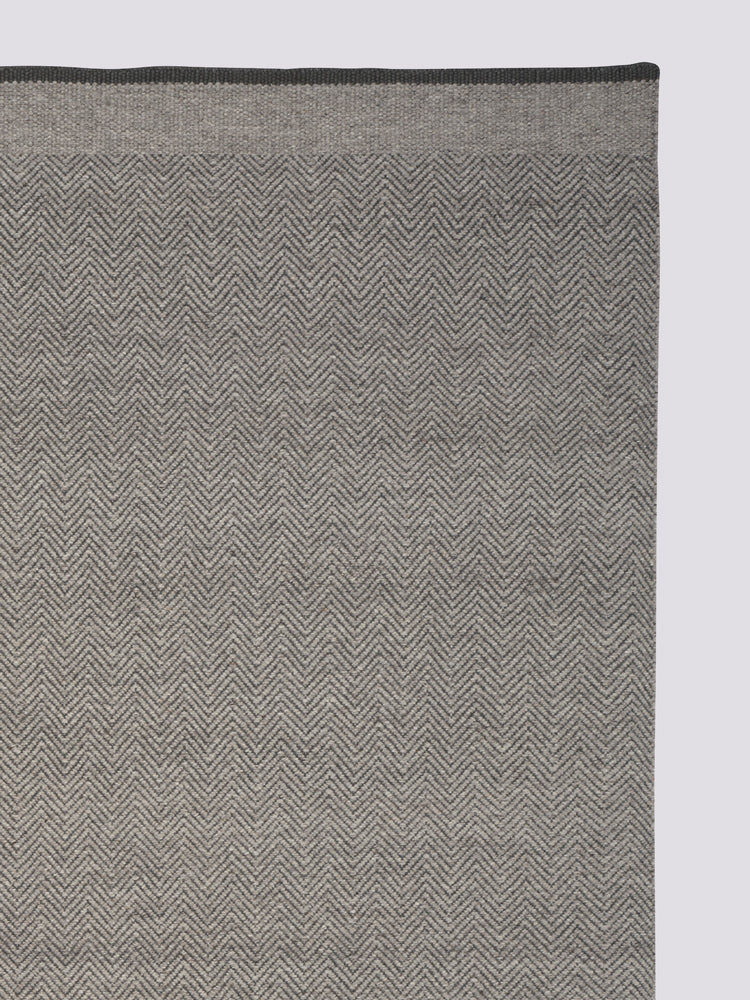 Stratum Echo | Linie Design | Catalog Interiors