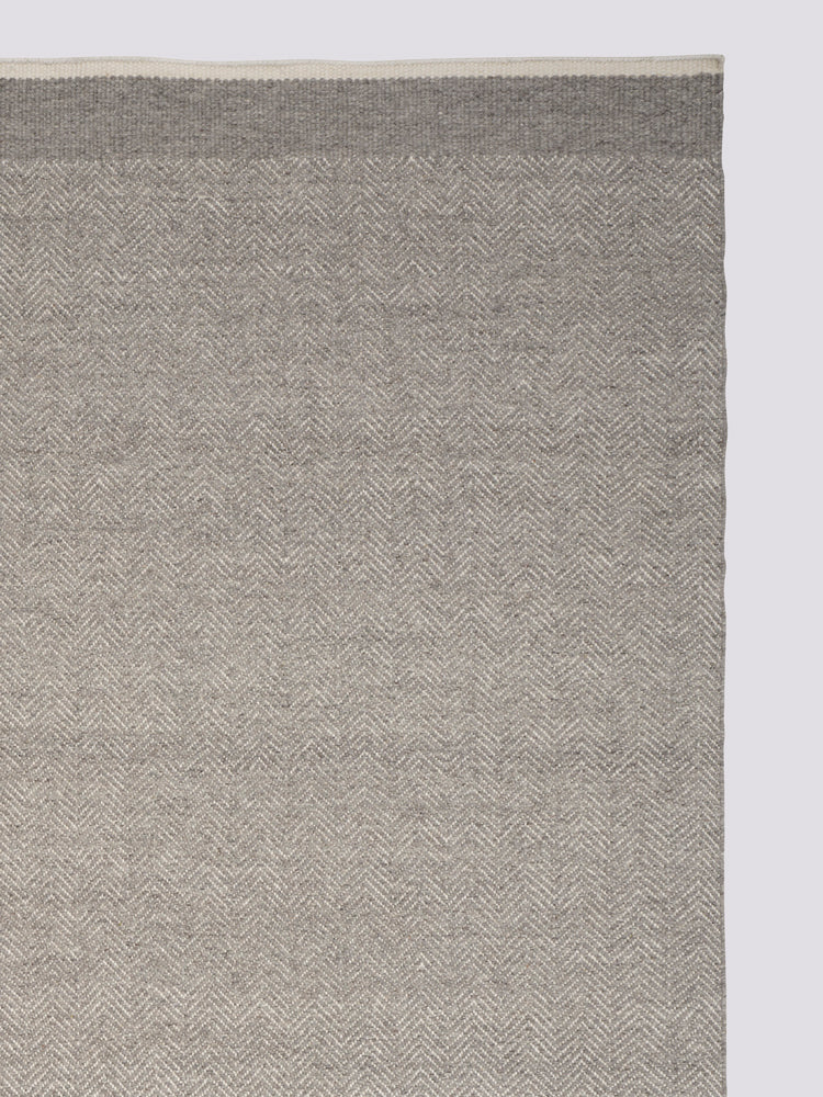 Stratum Echo | Linie Design | Catalog Interiors