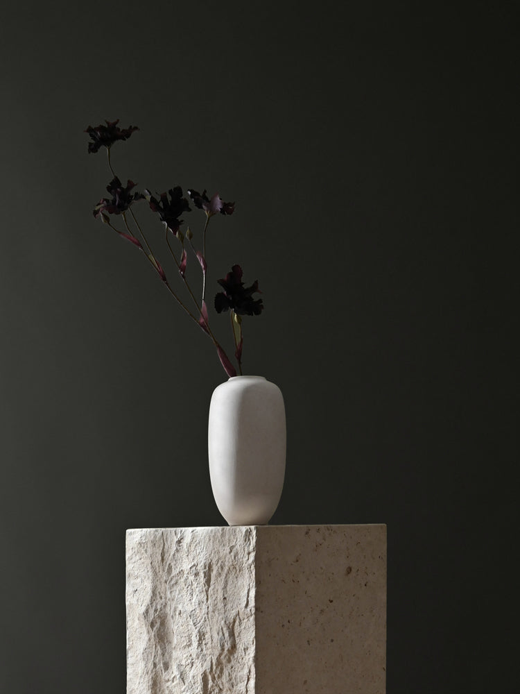Sunao Slim Vase | 101CPH | Catalog Interiors