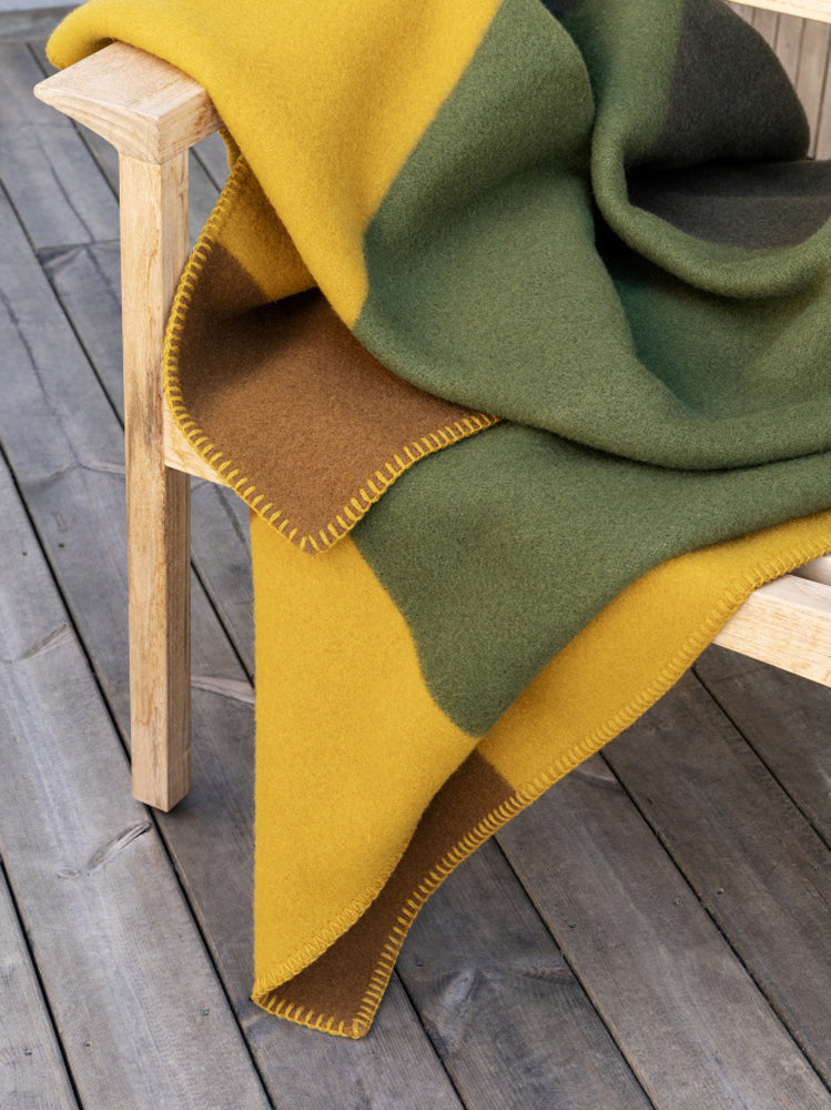 Syndin Throw | Roros Tweed | Catalog Interiors