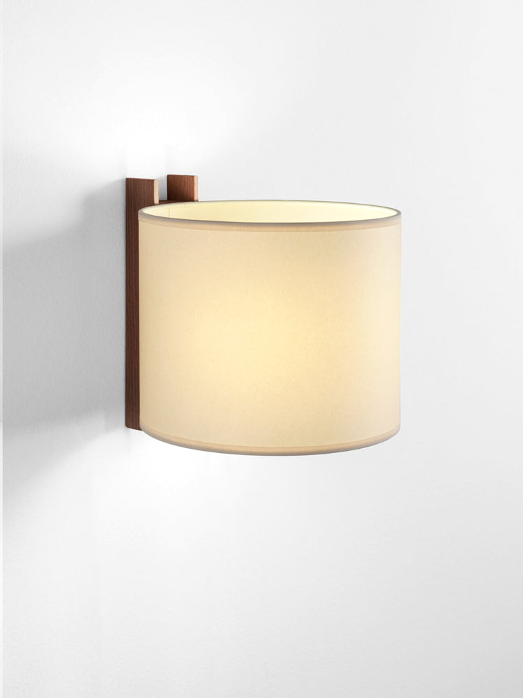 TMM Corto Wall Lamp | Santa & Cole | Catalog Interiors
