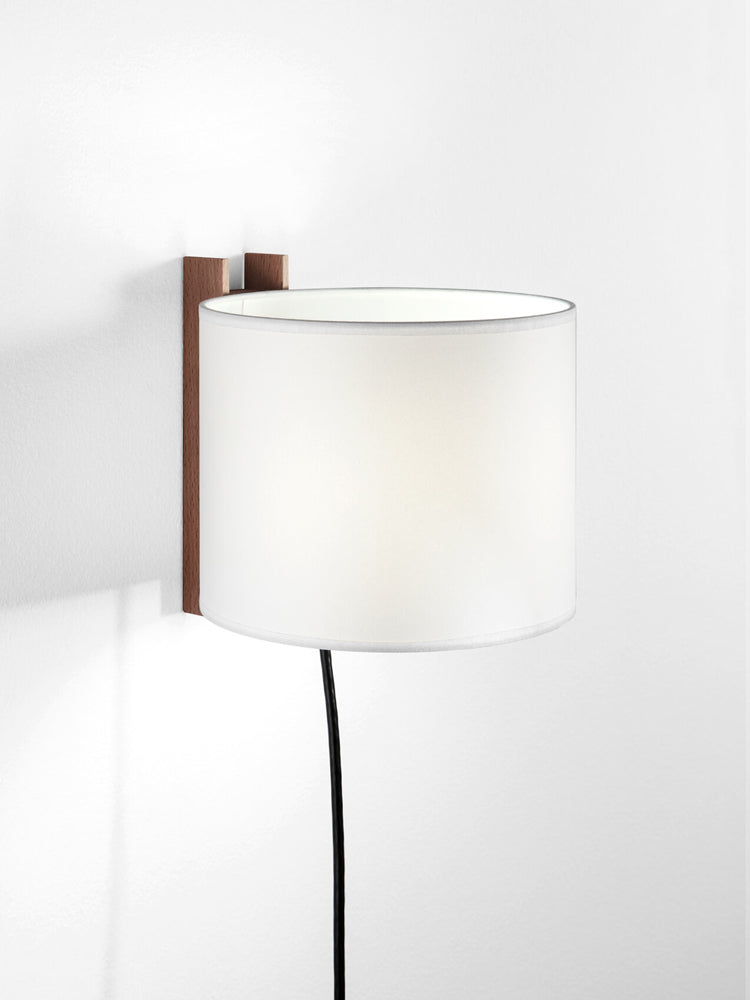 TMM Corto Wall Lamp | Santa & Cole | Catalog Interiors