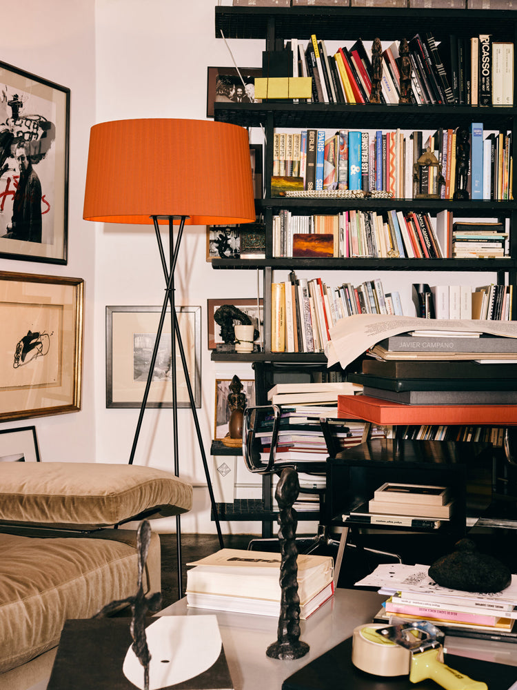 Trípode G5 Floor Lamp | Santa & Cole | Catalog Interiors