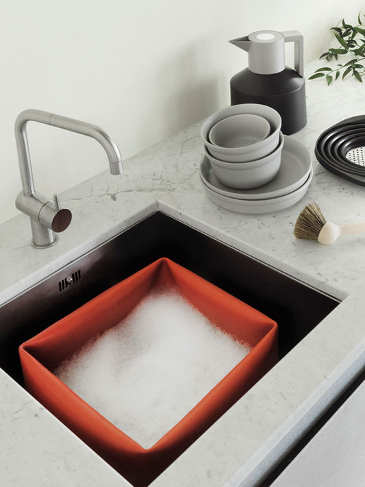 Washing-up Bowl & Brush Red