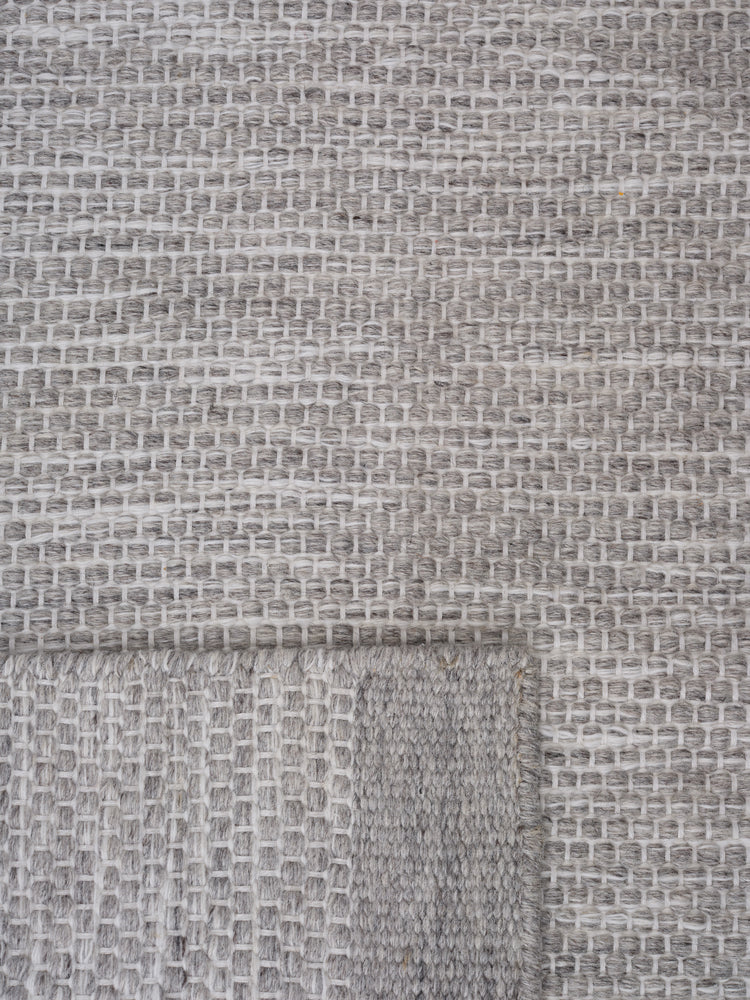 Adonic Mist Rug | Linie Rug | Catalog Interiors 