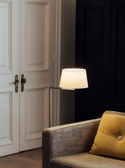Americana Floor Lamp | Santa & Cole | Catalog Interiors 