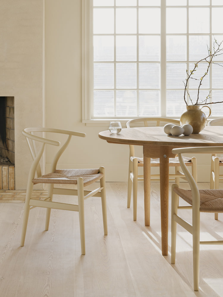 CH24 Soft Wishbone Chair | Carl Hansen & Son | Catalog Interiors 