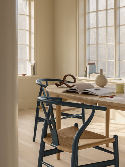 CH24 Soft Wishbone Chair | Carl Hansen & Son | Catalog Interiors 