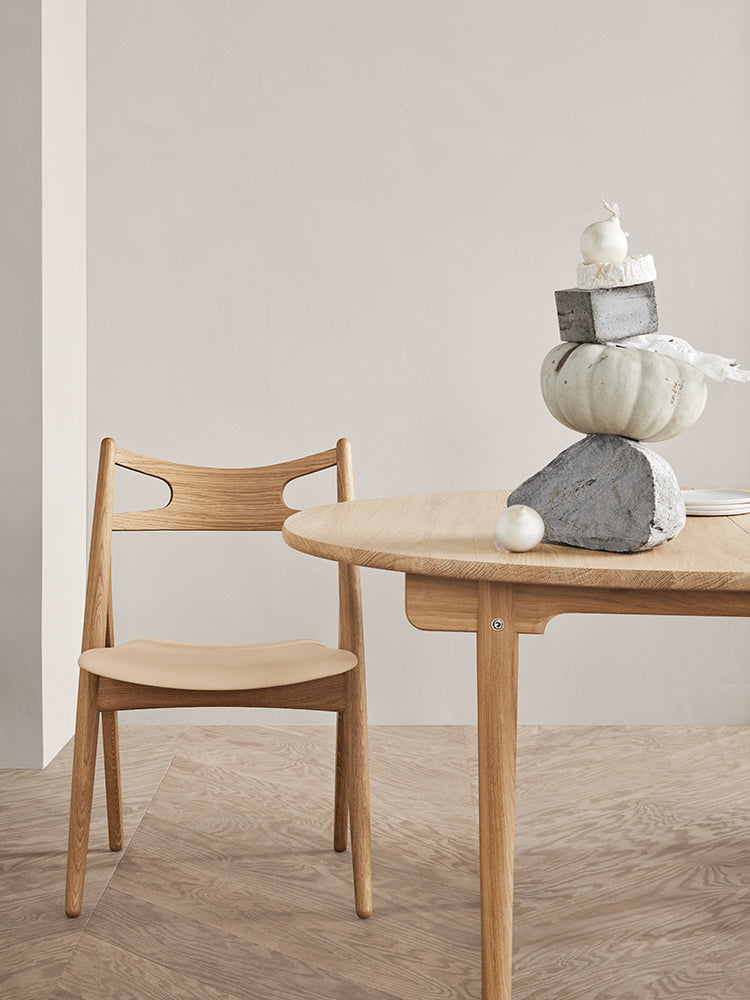 CH337 Table | Carl Hansen | Catalog Interiors 