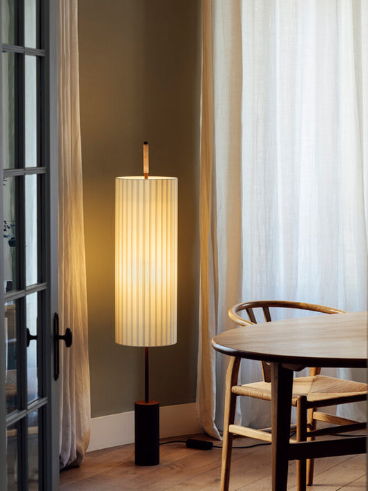 Dórica Floor Lamp | Santa & Cole | Catalog Interiors 
