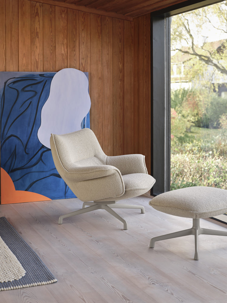 Doze Lounge Chair Low Back Swivel Base