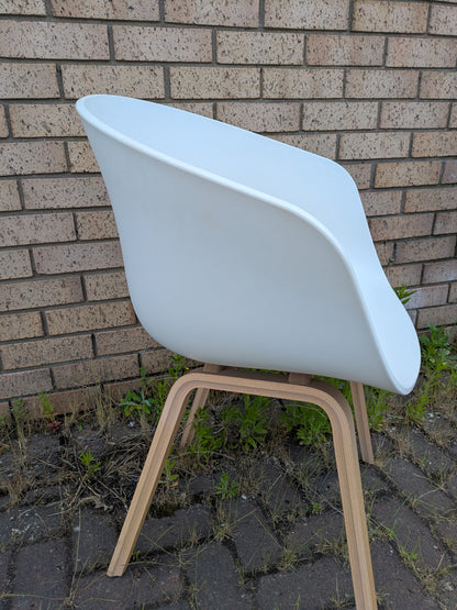 Ex-Display About A Chair AAC 22