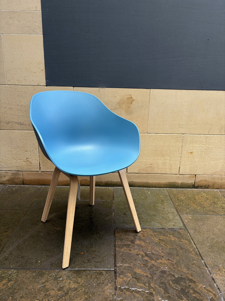 Ex-Display About A Chair AAC 222