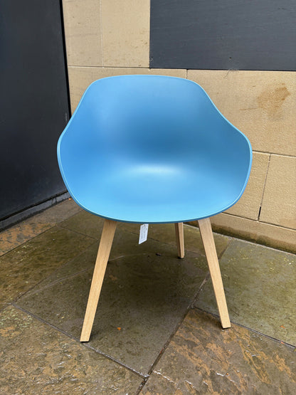 Ex-Display About A Chair AAC 222