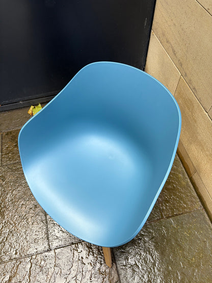 Ex-Display About A Chair AAC 222