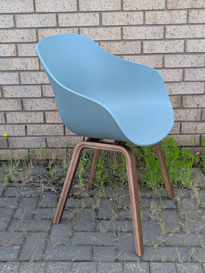 Ex-Display About A Chair AAC 222