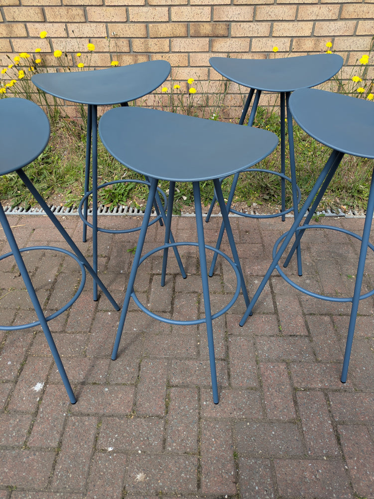 Coma Bar Stool