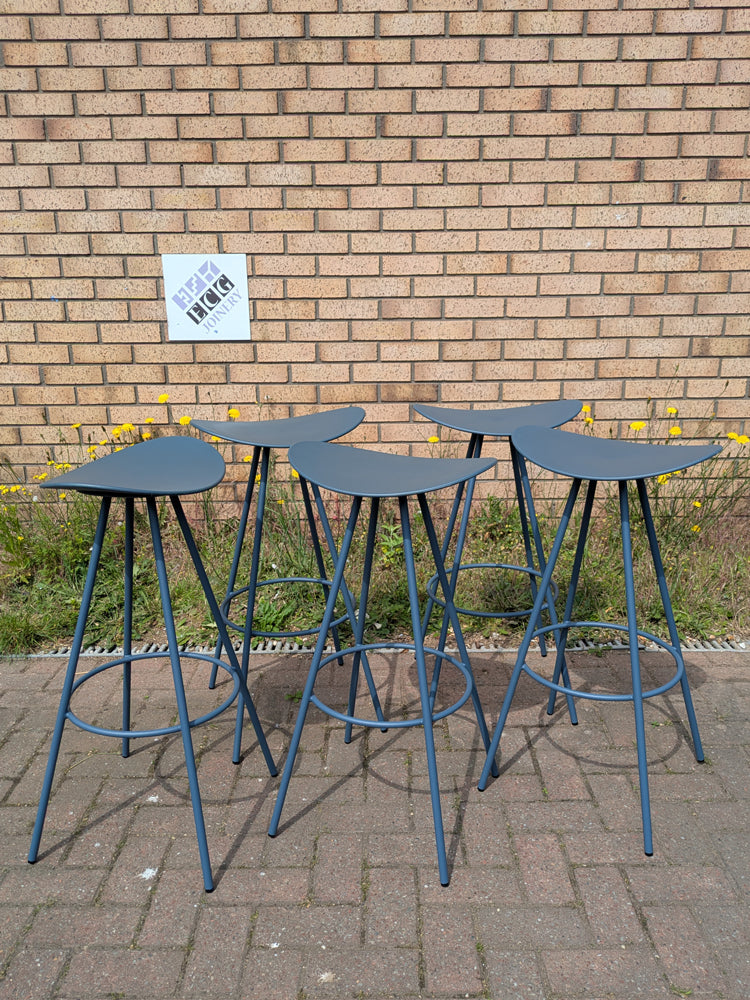 Coma Bar Stool