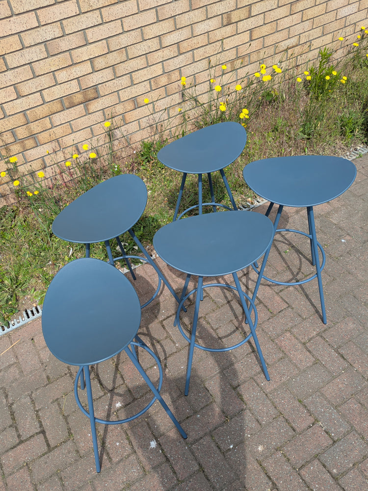 Coma Bar Stool