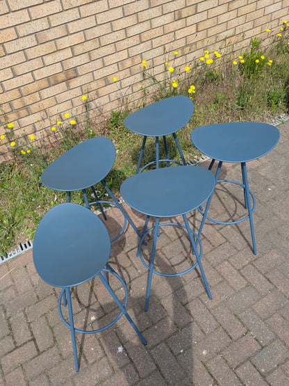 Coma Bar Stool