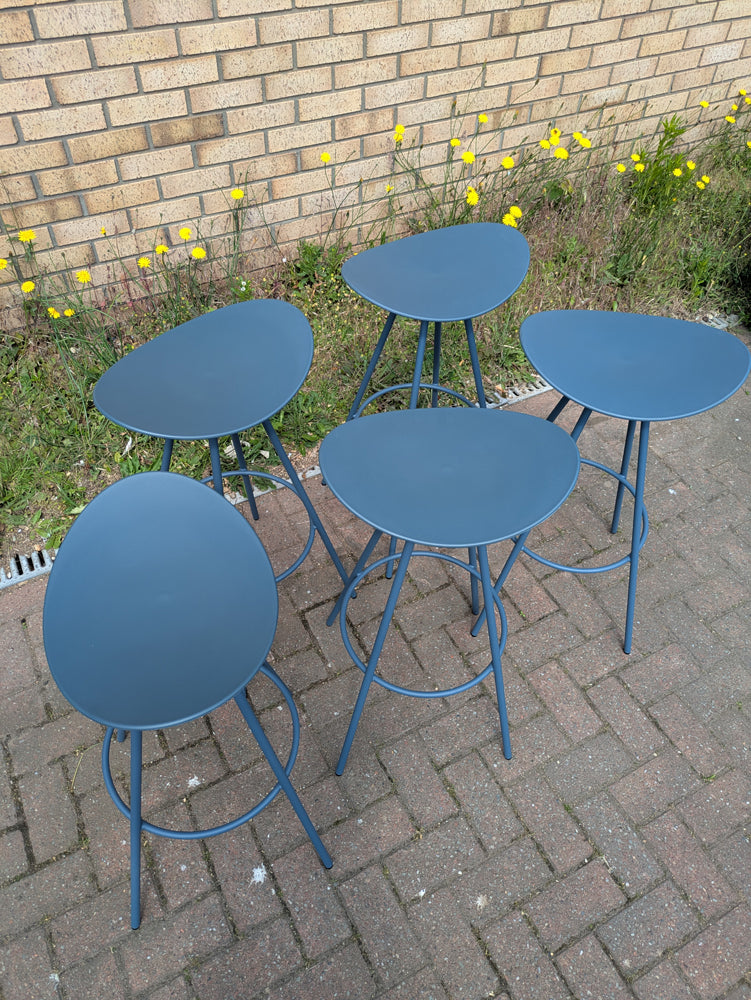 Coma Bar Stool