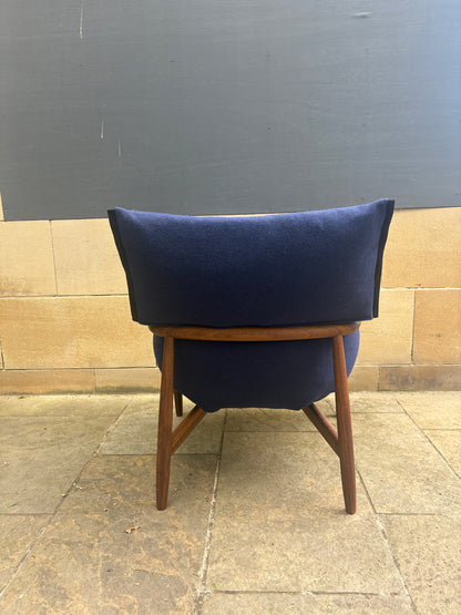 Ex-Display EO15 Embrace Lounge Chair